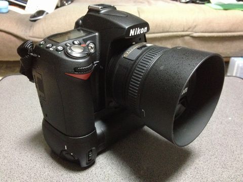 D90にMB-D80